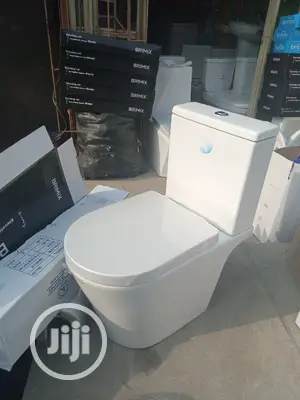 Standard Twyford England WC Set Round With the Basin