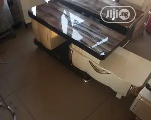 Tv Stand. (Adjustable)