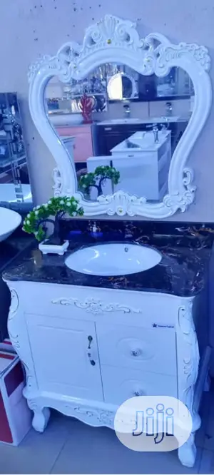 Royal Cabinet