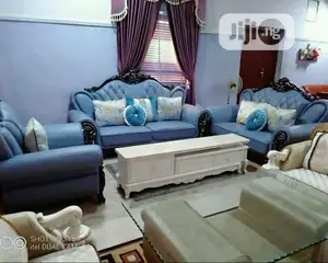 Quality Royal Chair With Fabrics.