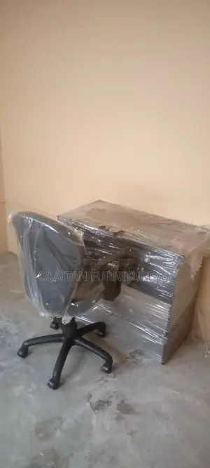 Reading Table Swivel Tokubo Chair
