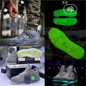 Air Jordan 4 Kaws •Cool Grey•”Night Glow”