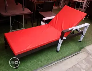 Swimming Pool Side Bed With Glass Top Side Stool