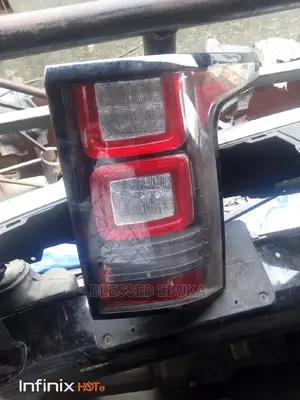 Range Rover Vogue 2014_2016 Tail Light