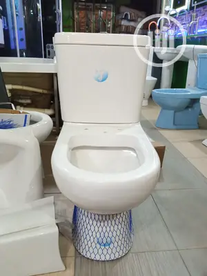 England Twyford WC With the Wash Hand Basin and Pedestal