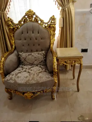 High Quality Royal Chair With Tables