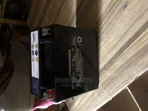 Mercedes Benz Auxiliary Battery