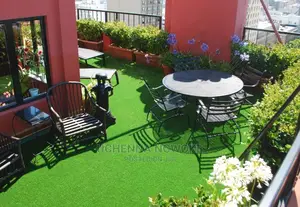 Synthetic Quality Green Grass