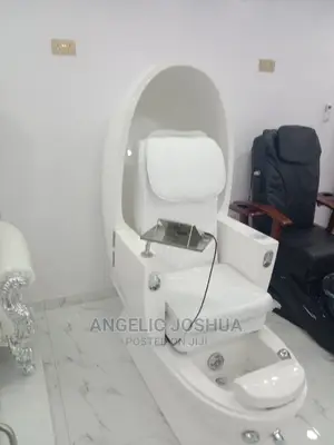 Egg Shaped Pedicure