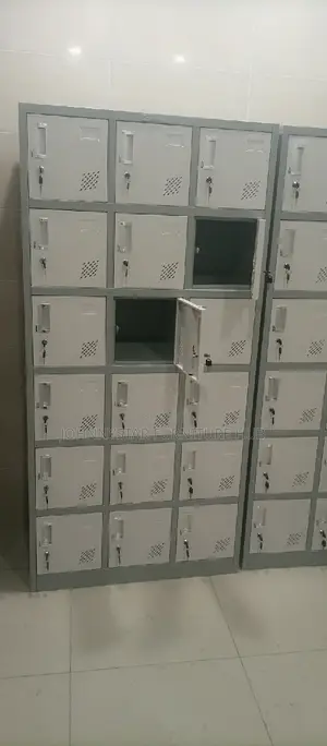 Metal Lockers By 18 Lockers