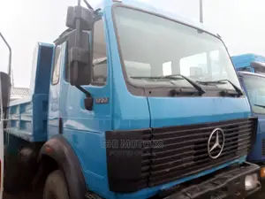 Mercdes Tipper 1722 Blue Colour
