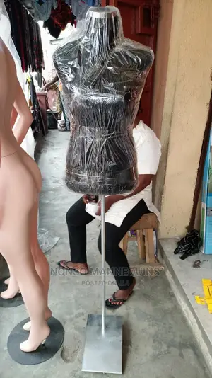 Black Body Half Pinnable Female Dressform Display