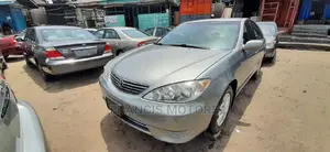 Toyota Camry 2005 Gray