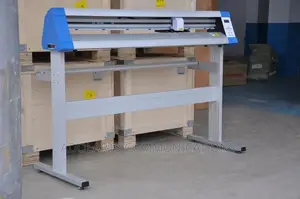 2ft Cutting Plotter + Signmaster Software and Camera Scan