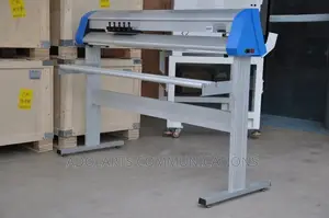 2ft Cutting Plotter + Signmaster Software and Camera Scan