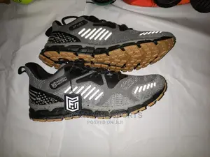Training Canvas Shoes