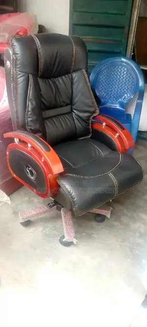 Italian Executive Swivel Office Chair