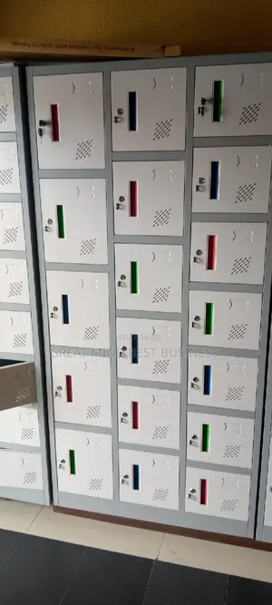 18 Doors Metal Lockers