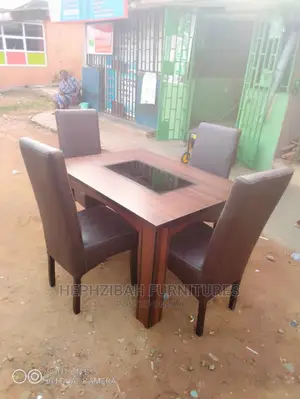 4 Seater Brown Modern Dinning With Table