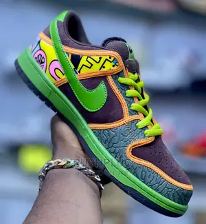 NIKE SB DUNK LOW ‘ De La Soul ‘