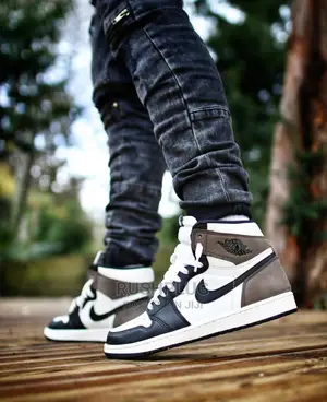 AIR JORDAN 1 High Retro OG ‘Dark Mocha’*