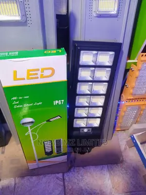 12 Eyes 400w Led Solar Street Light