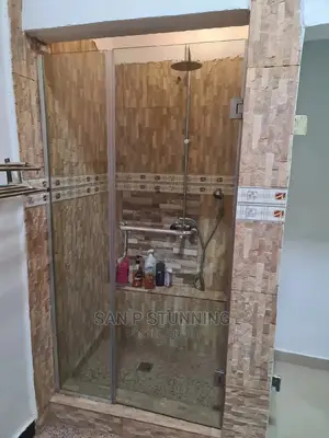 Shower Cubicle With Hinges