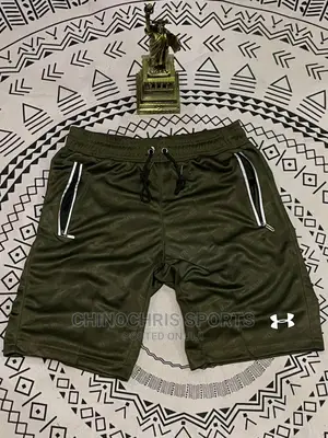 Under Armour Short
