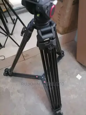 Professional 15kg Fluidhead Camera Tripod for Heavy Camera