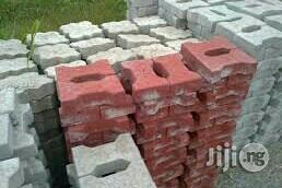 High Compressive Strenght Stones