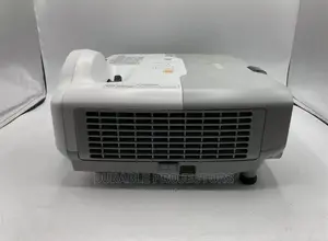 Short Throw Projectors