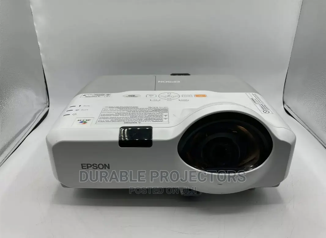 Short Throw Projectors