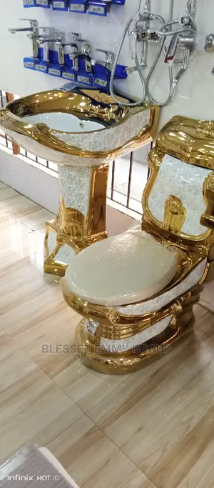 Royal Gold WC Set