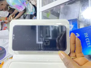 iPhone 11 Pro Max Screen With a Year Guarantee