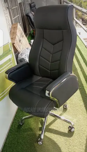 Executive Swivel Leather Office Chair