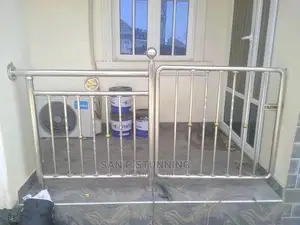 Entrance Rail With Fabricated Door