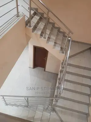 Well Followed Staircase Stainless Handrail