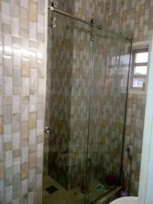 Shower Cubicle Rail With Foreign Roller