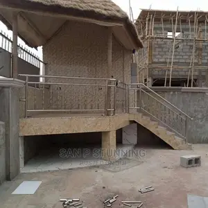 Stainless Handrail Vertically Designed Pipe