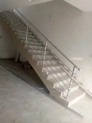 Stainless Rail Linning Design