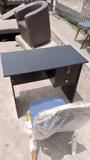 Simple 3feet Table