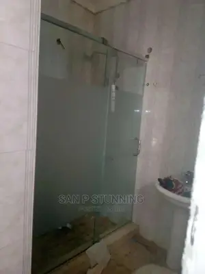 Shower Cubicle With Part Sticker