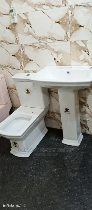 Sets of Best Square WC