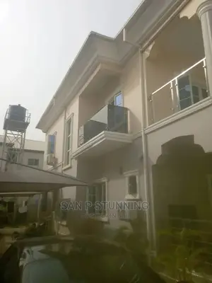 Dark Gray Glass Rail (Balcony)