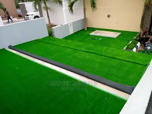 Outdoor Garden Artificial Grass Installation