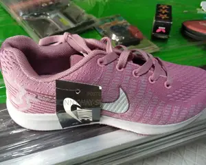 Size 39 Nike Professional Jugging Canvas