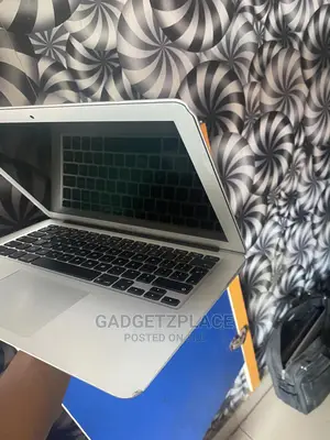 Laptop Apple MacBook Air 2011 4GB Intel SSD 128GB