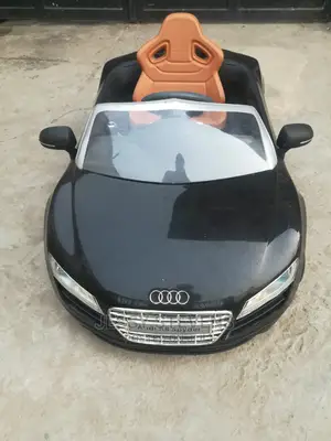 Audi R8 Spyder Kids Ride on Car