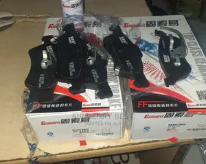 Ford Escape Front and Rear Ceramic Brake Pads ,Brake Cleaner
