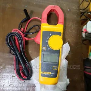 Fluke 302+ CAT Lll Digital Clamp Meter